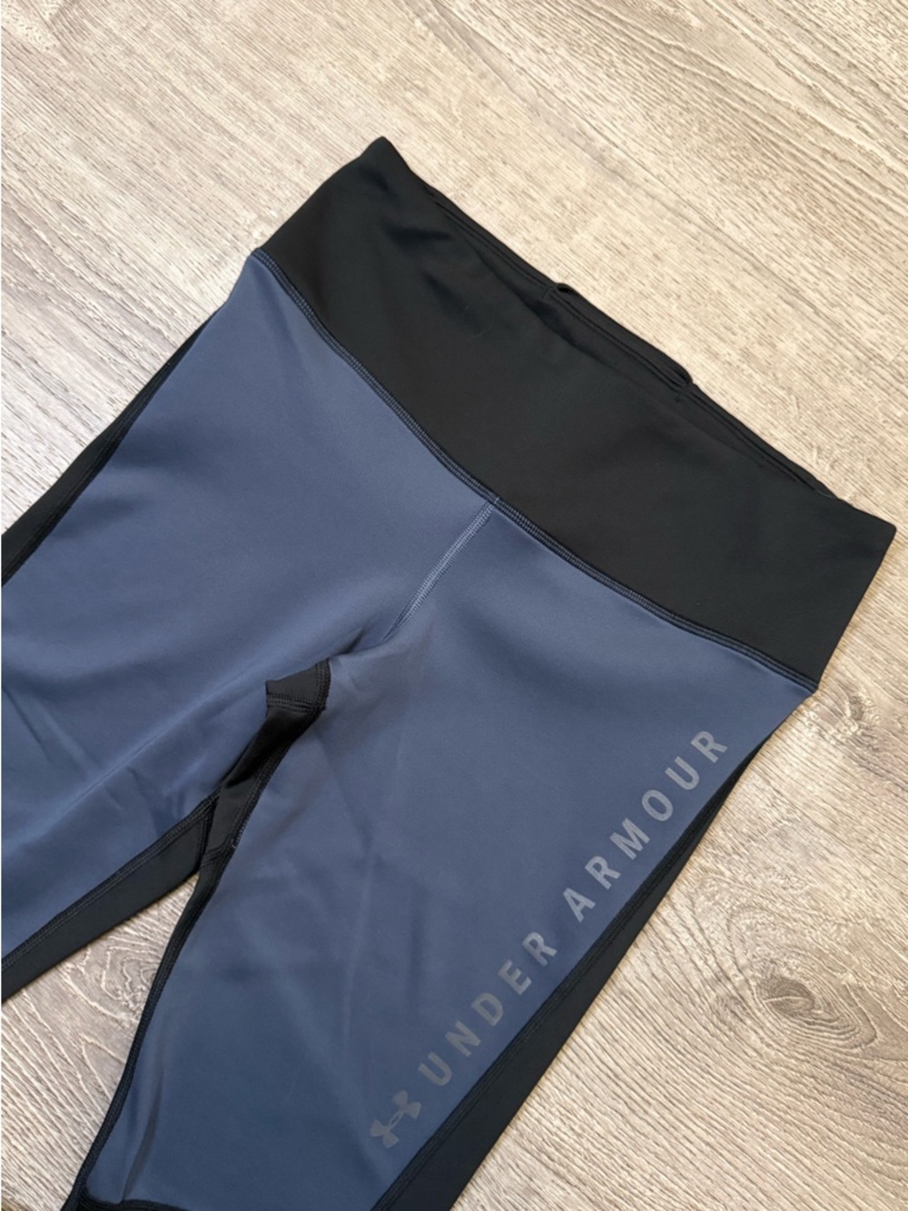 •UNDER ARMOUR• LEGGINGS - Picture 3 of 7